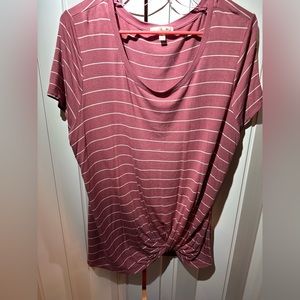 Nine Britton T-Shirt with ruching.